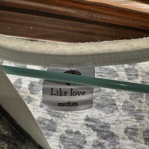 Like Love Gray Patterned Top